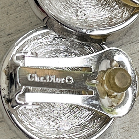 Christian Dior faux Mabe Pearl Clip Earrings  VTG - Picture 5 of 7